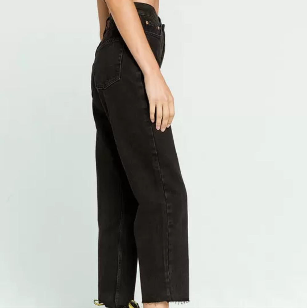 BDG Black High-Waisted Jeans - Picture 4 of 8